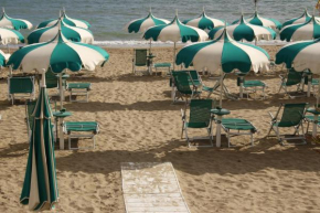 TERRACINA SEA FRONT FANTASTIC APARTMENT WITH ONE CAR PRIVATE OPEN PARKING Terracina